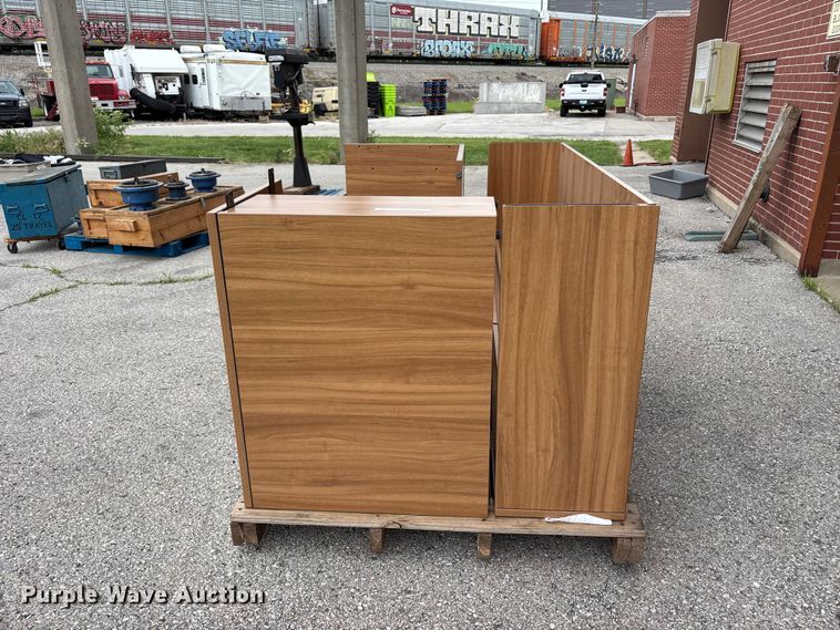 image for item FC4724 (2) desks