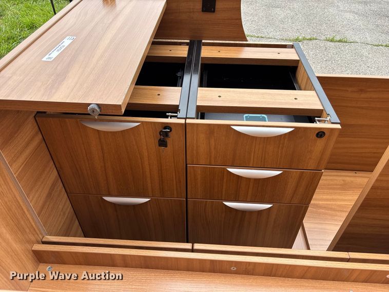 image for item FC4724 (2) desks