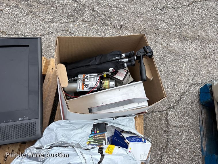 image for item FC4734 Household items
