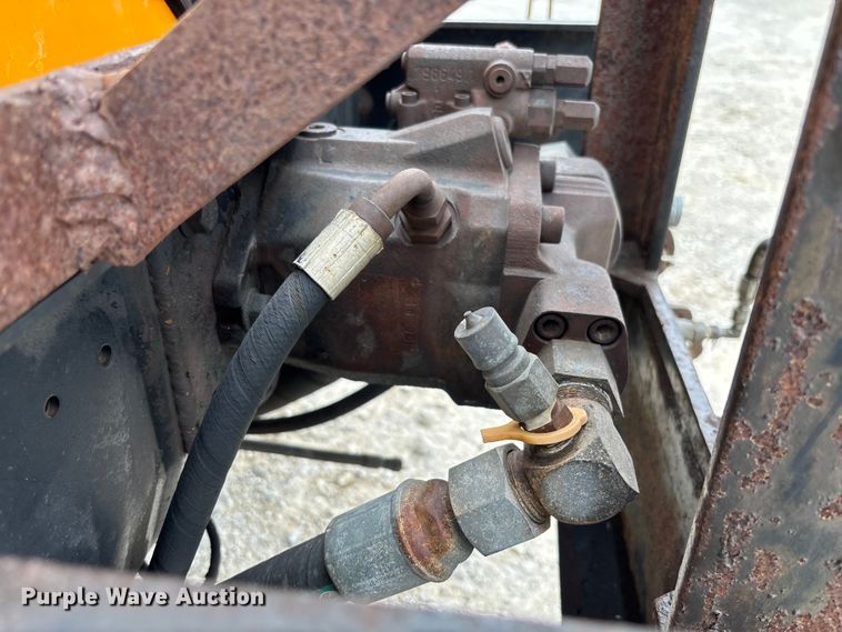 image for item FC5816 2001 International 4900 dump truck