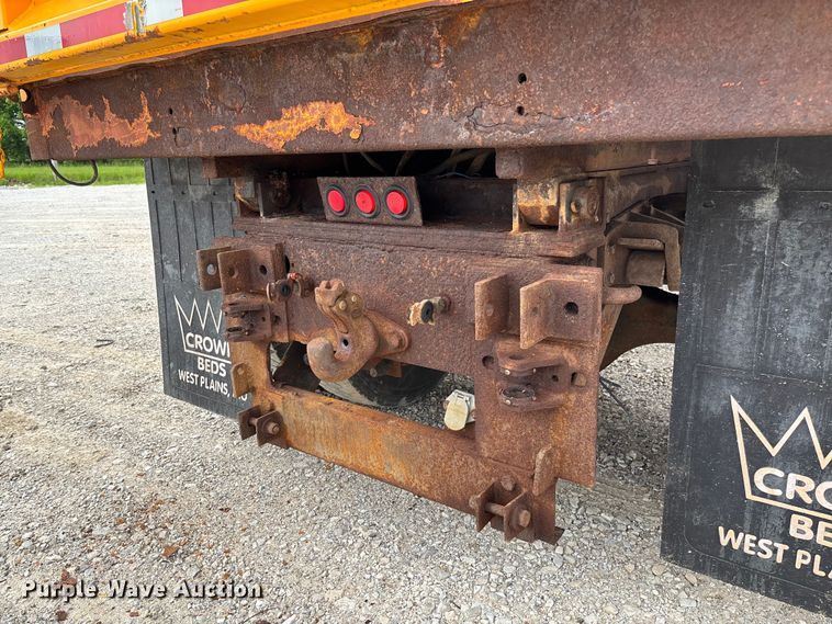 image for item FC5816 2001 International 4900 dump truck