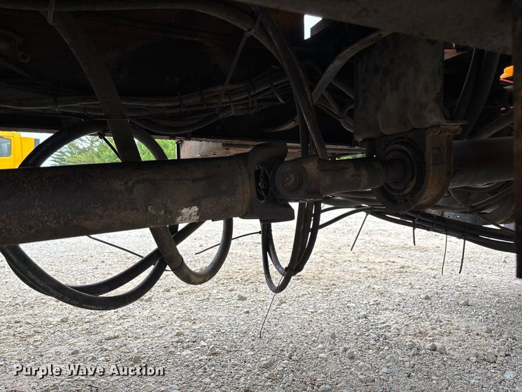 image for item FC5816 2001 International 4900 dump truck