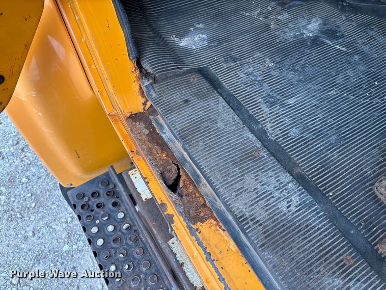 image for item FC5816 2001 International 4900 dump truck
