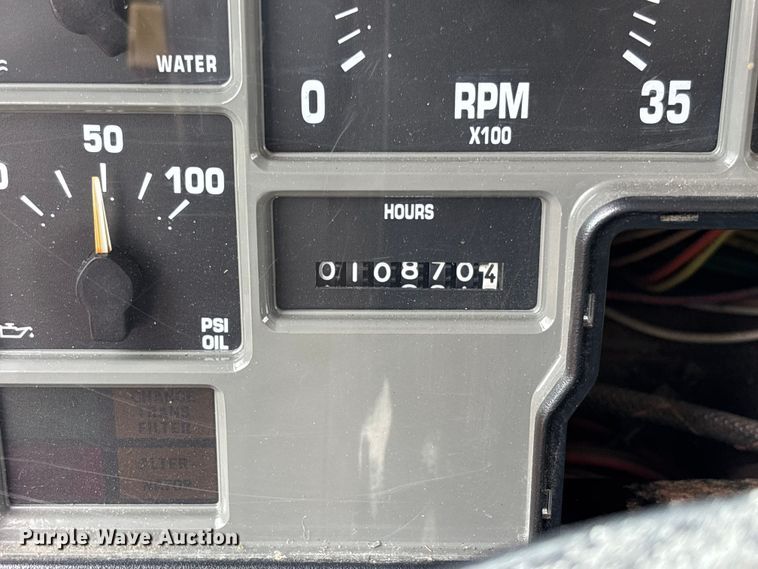 image for item FC5816 2001 International 4900 dump truck