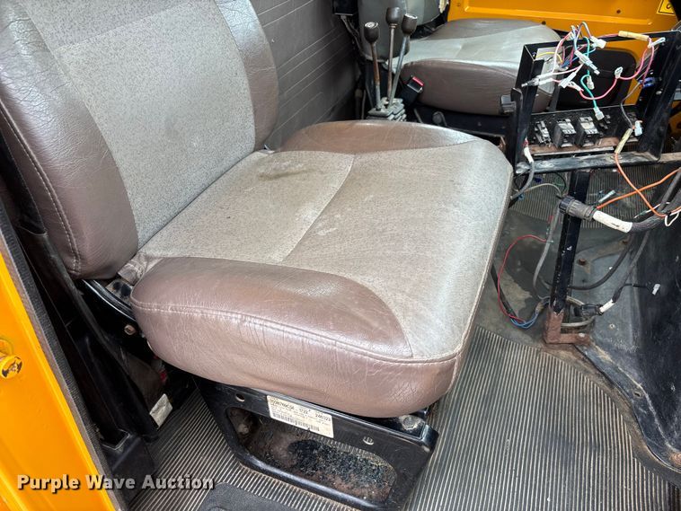image for item FC5816 2001 International 4900 dump truck