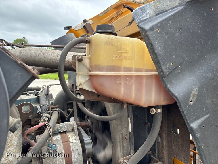 image for item FC5816 2001 International 4900 dump truck