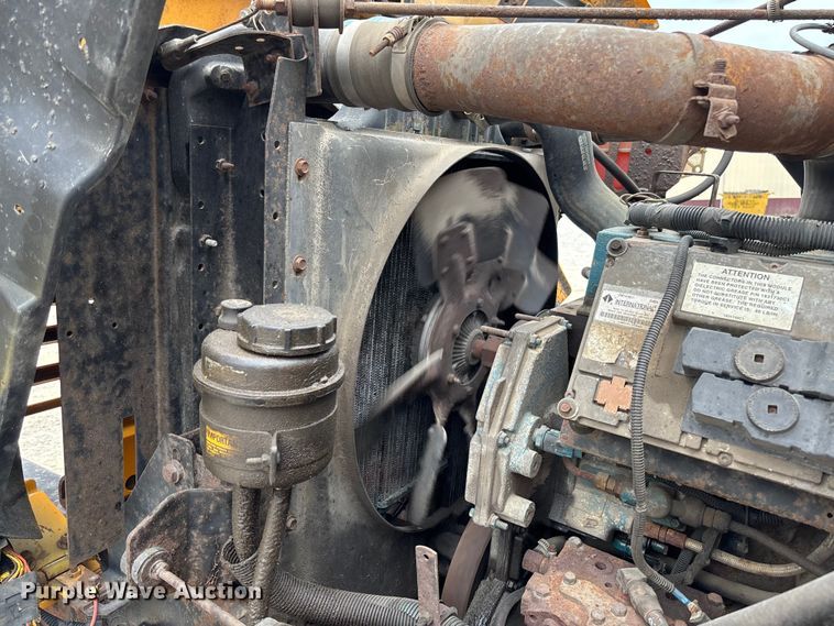 image for item FC5816 2001 International 4900 dump truck