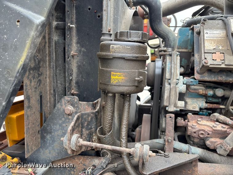 image for item FC5816 2001 International 4900 dump truck