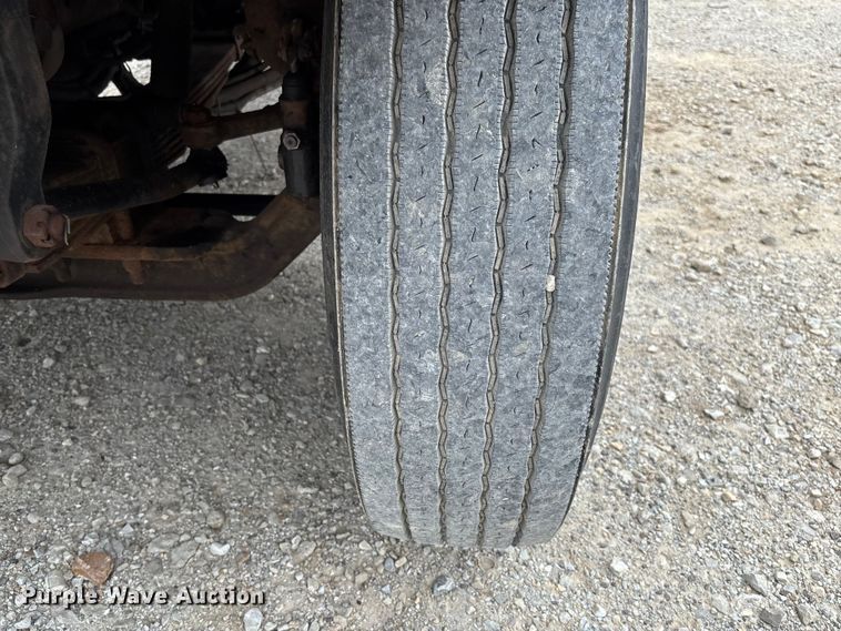 image for item FC5816 2001 International 4900 dump truck