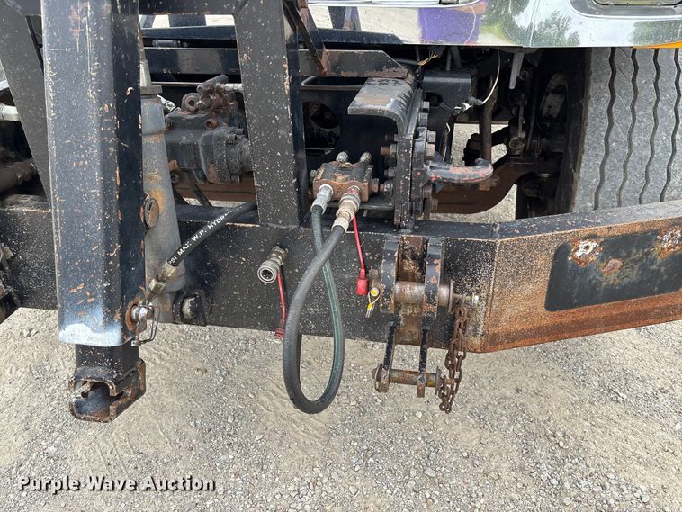 image for item FC5818 2005 International 7400 dump truck