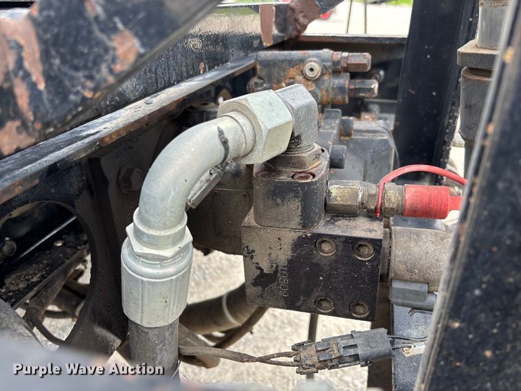 image for item FC5818 2005 International 7400 dump truck
