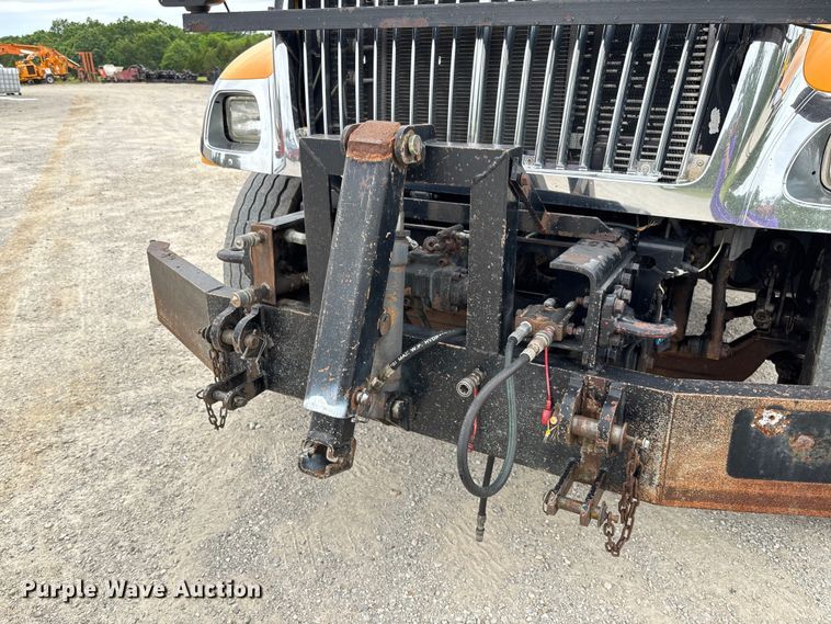 image for item FC5818 2005 International 7400 dump truck
