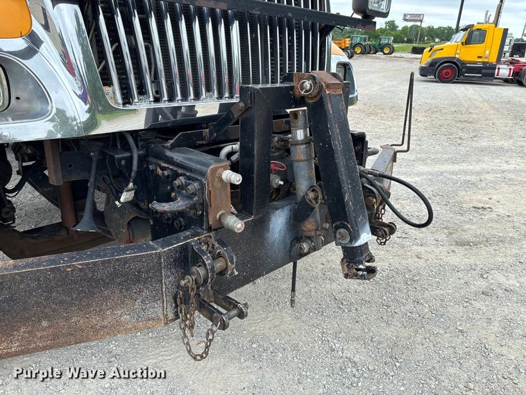 image for item FC5818 2005 International 7400 dump truck