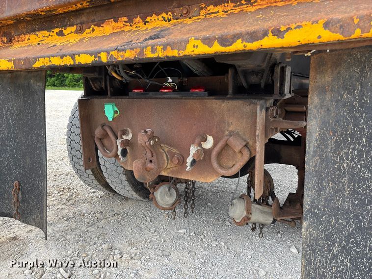 image for item FC5818 2005 International 7400 dump truck