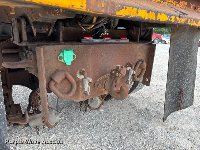 image for item FC5818 2005 International 7400 dump truck