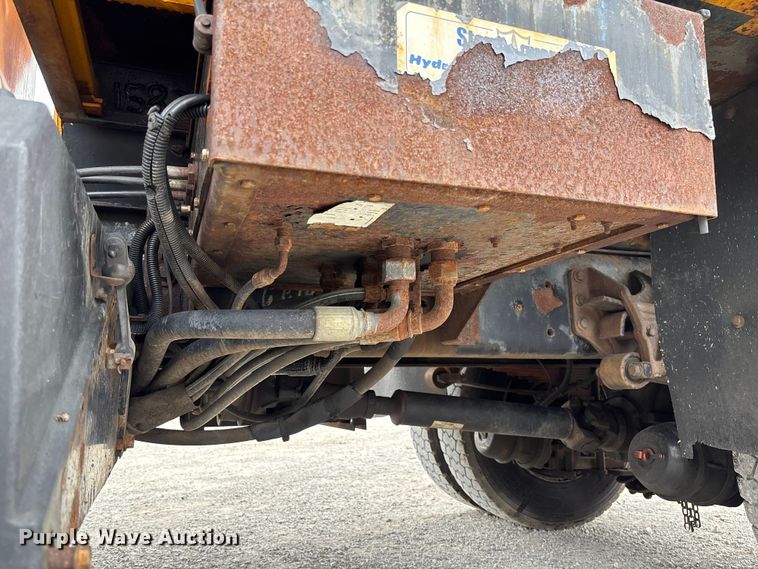 image for item FC5818 2005 International 7400 dump truck