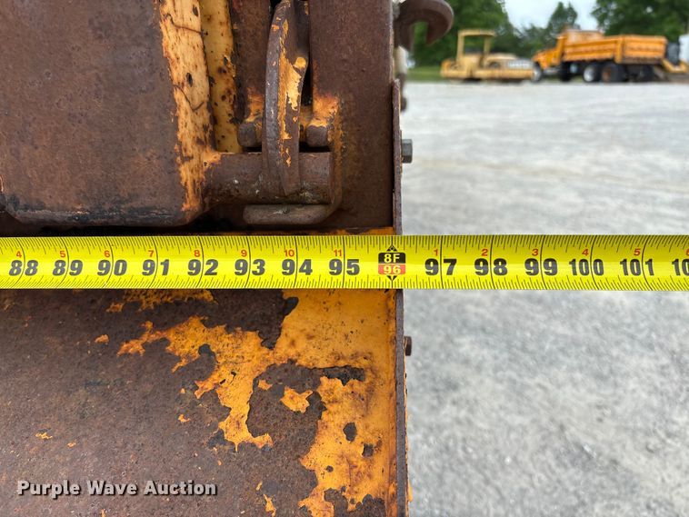 image for item FC5818 2005 International 7400 dump truck