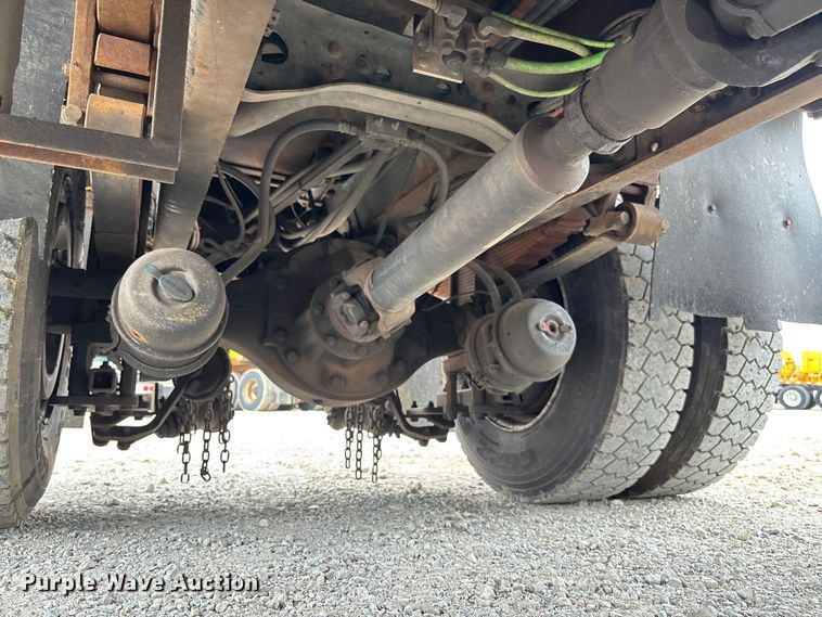 image for item FC5818 2005 International 7400 dump truck