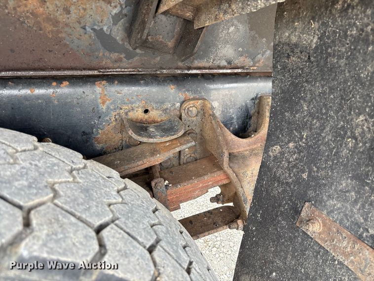 image for item FC5818 2005 International 7400 dump truck