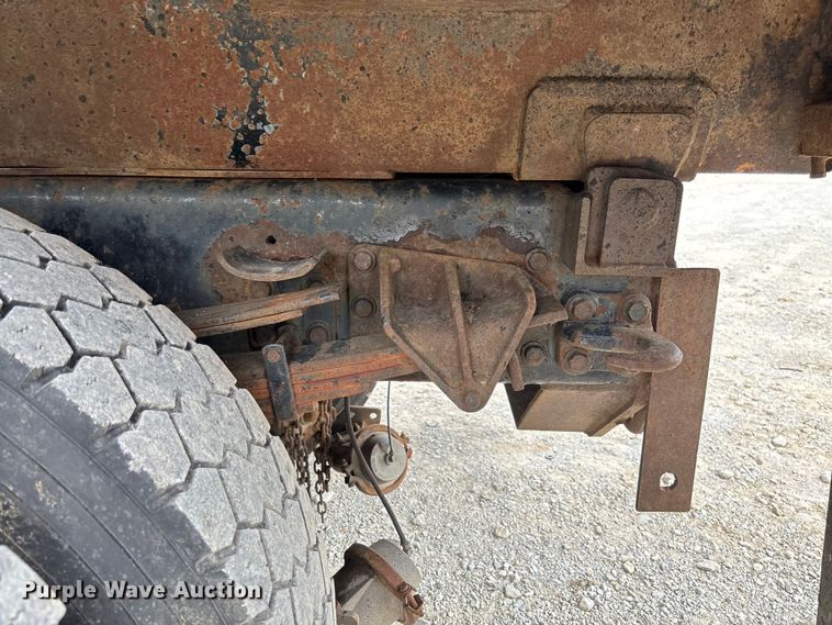 image for item FC5818 2005 International 7400 dump truck