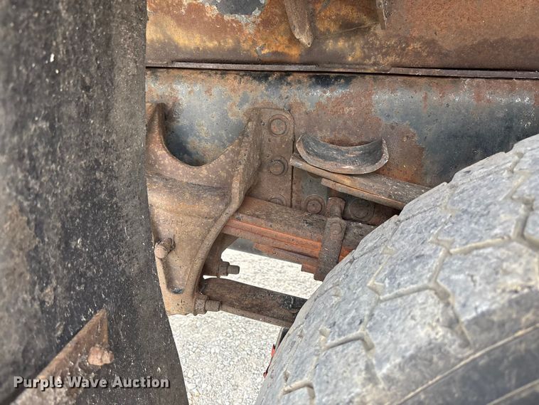 image for item FC5818 2005 International 7400 dump truck