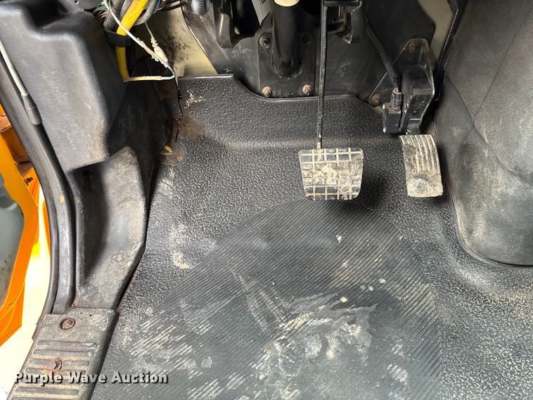 image for item FC5818 2005 International 7400 dump truck