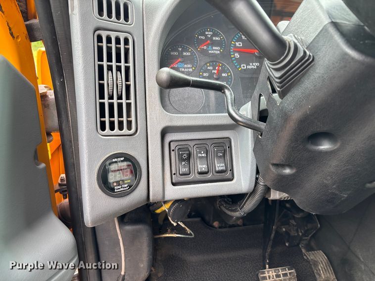 image for item FC5818 2005 International 7400 dump truck