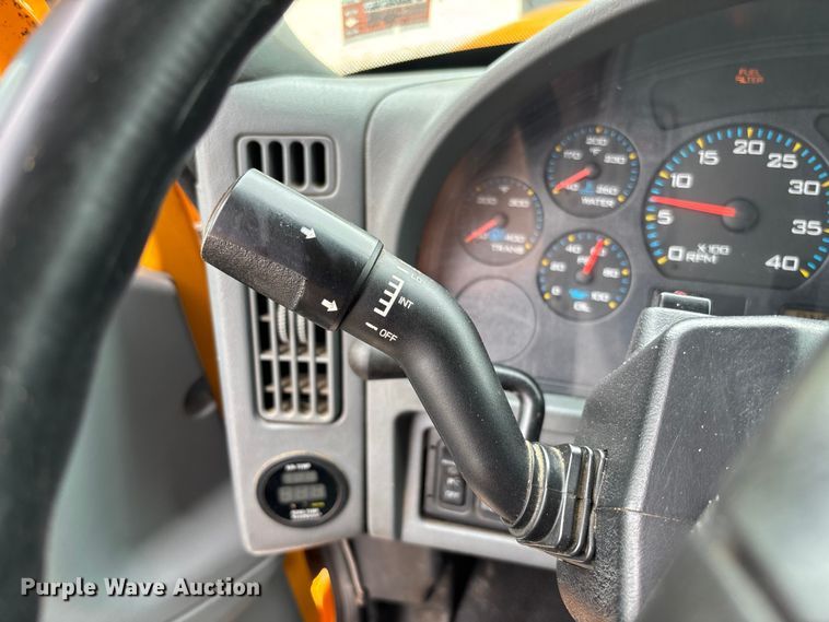 image for item FC5818 2005 International 7400 dump truck