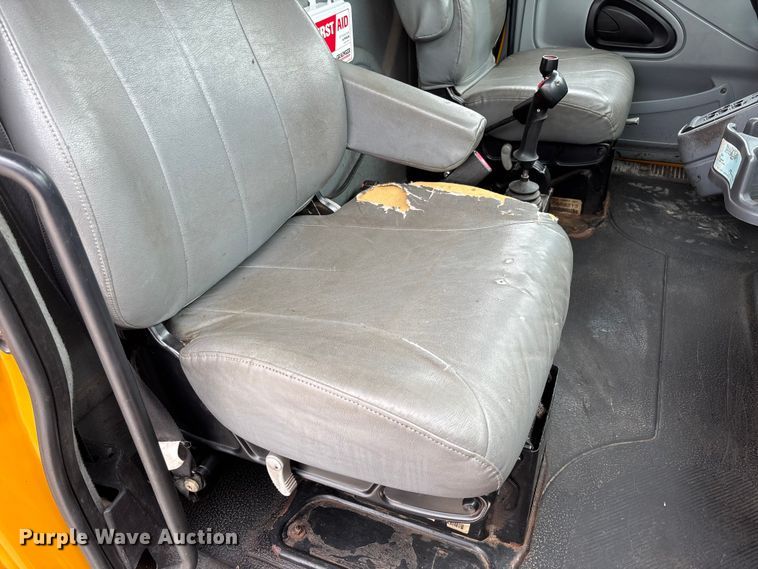image for item FC5818 2005 International 7400 dump truck