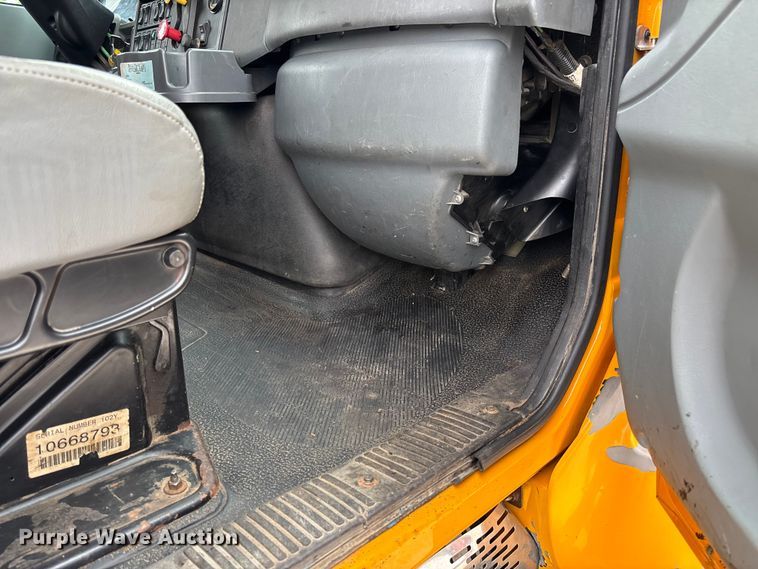 image for item FC5818 2005 International 7400 dump truck