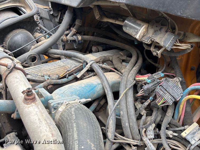 image for item FC5818 2005 International 7400 dump truck