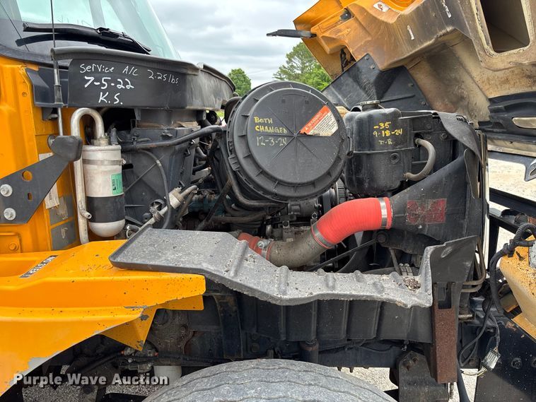 image for item FC5818 2005 International 7400 dump truck