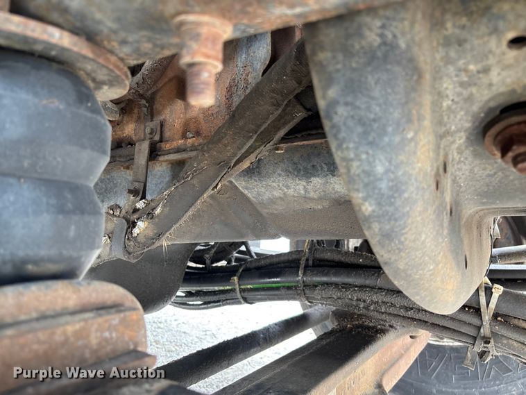 image for item FC5818 2005 International 7400 dump truck
