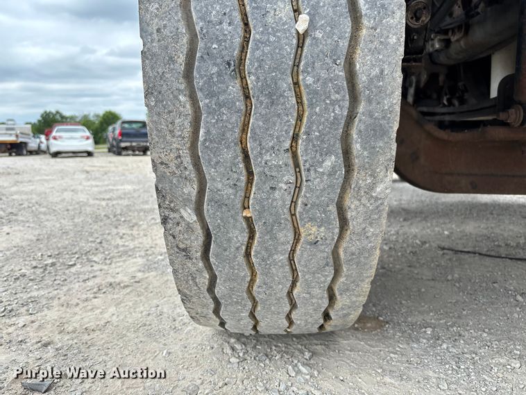 image for item FC5818 2005 International 7400 dump truck
