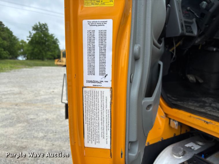 image for item FC5818 2005 International 7400 dump truck