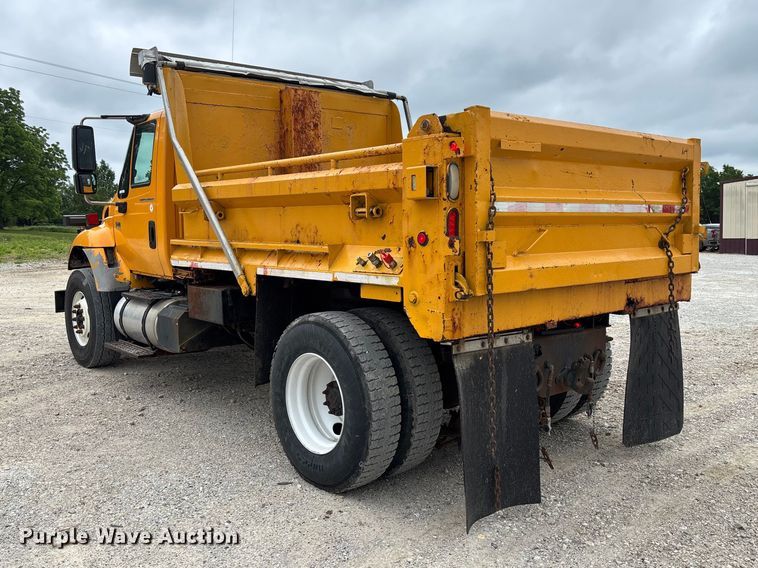 image for item FC5819 2005 International 7400 dump truck