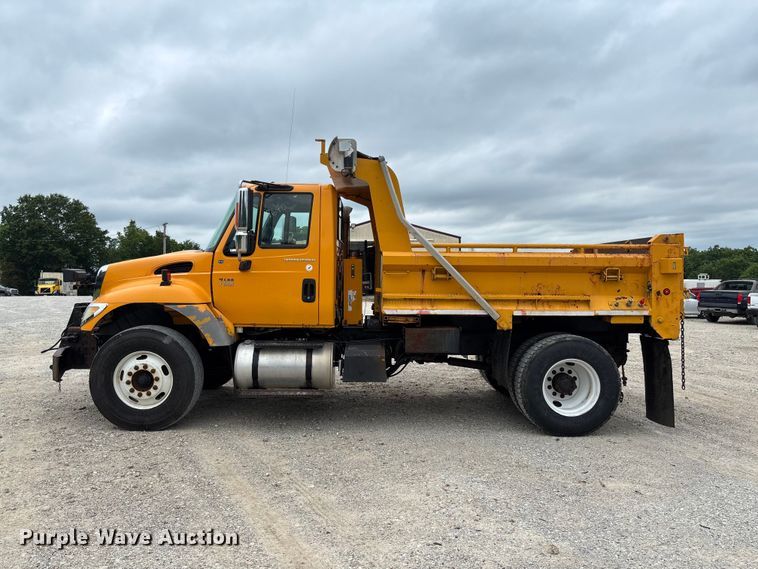 image for item FC5819 2005 International 7400 dump truck