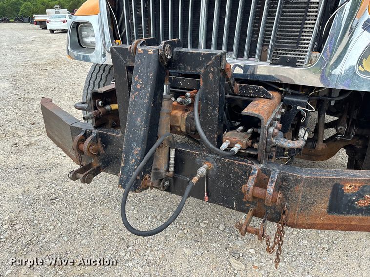 image for item FC5819 2005 International 7400 dump truck