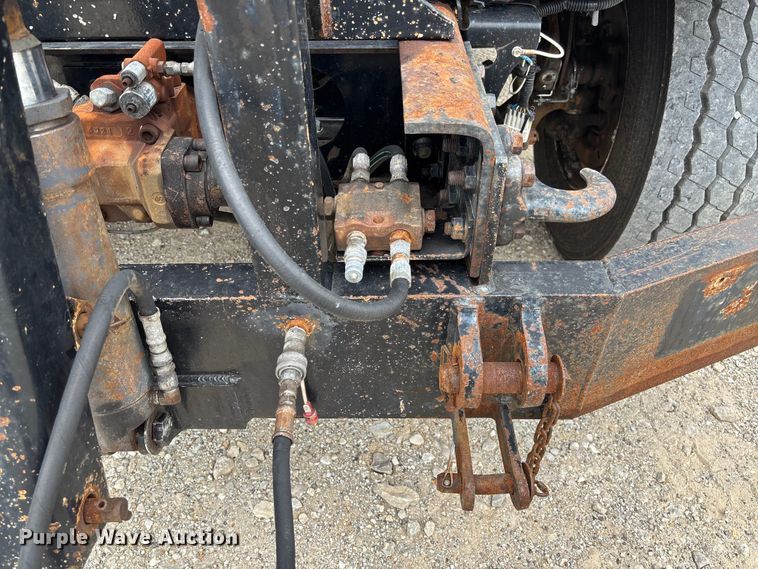 image for item FC5819 2005 International 7400 dump truck
