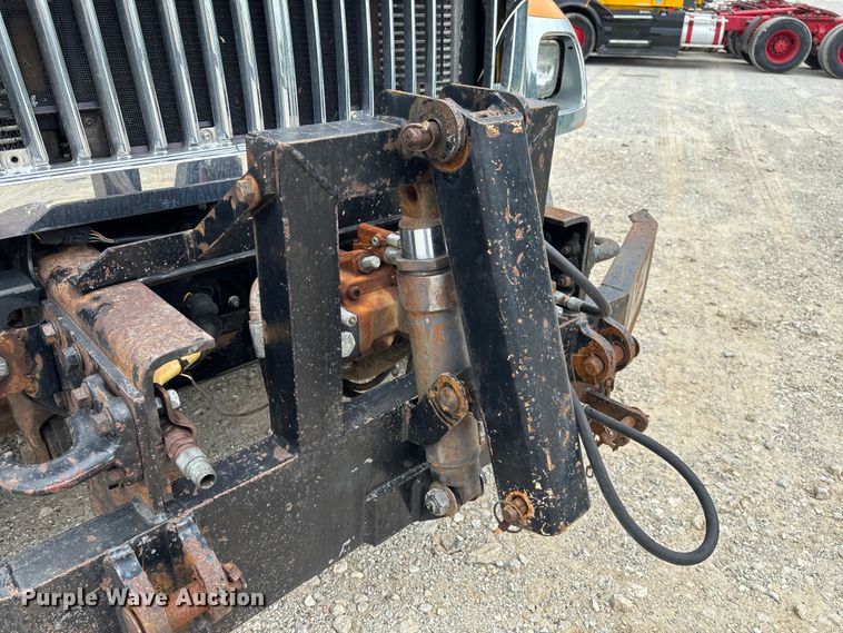 image for item FC5819 2005 International 7400 dump truck