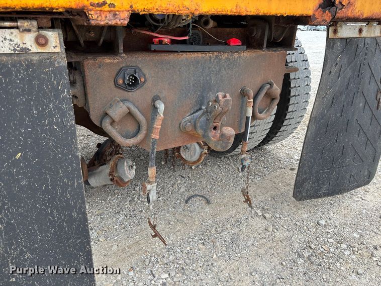 image for item FC5819 2005 International 7400 dump truck