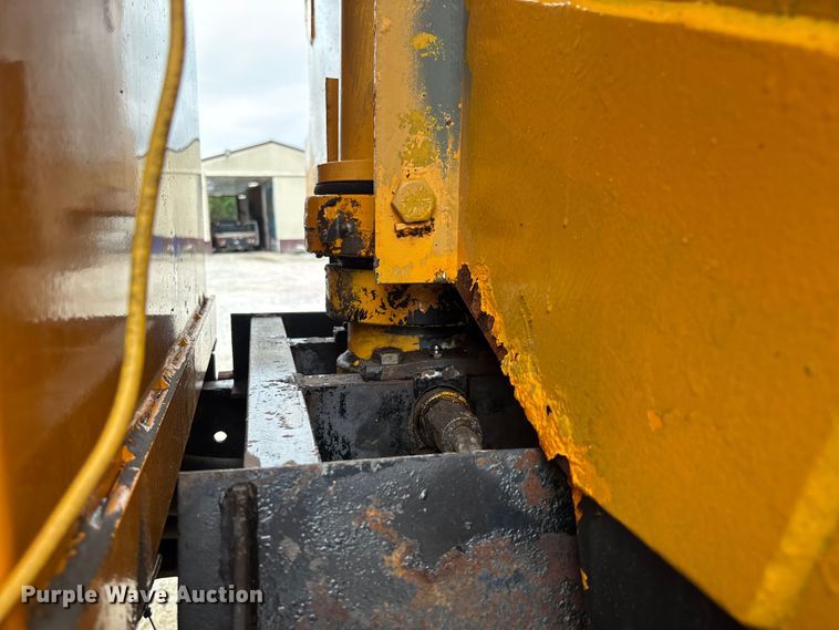 image for item FC5819 2005 International 7400 dump truck