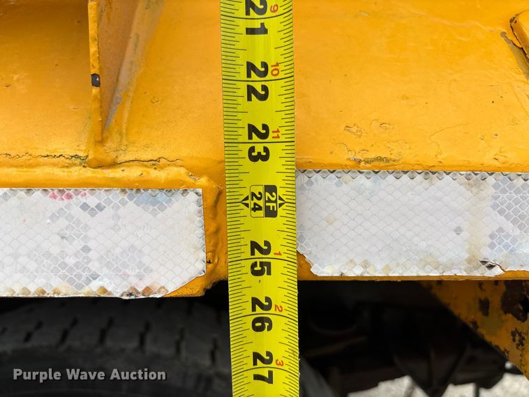 image for item FC5819 2005 International 7400 dump truck