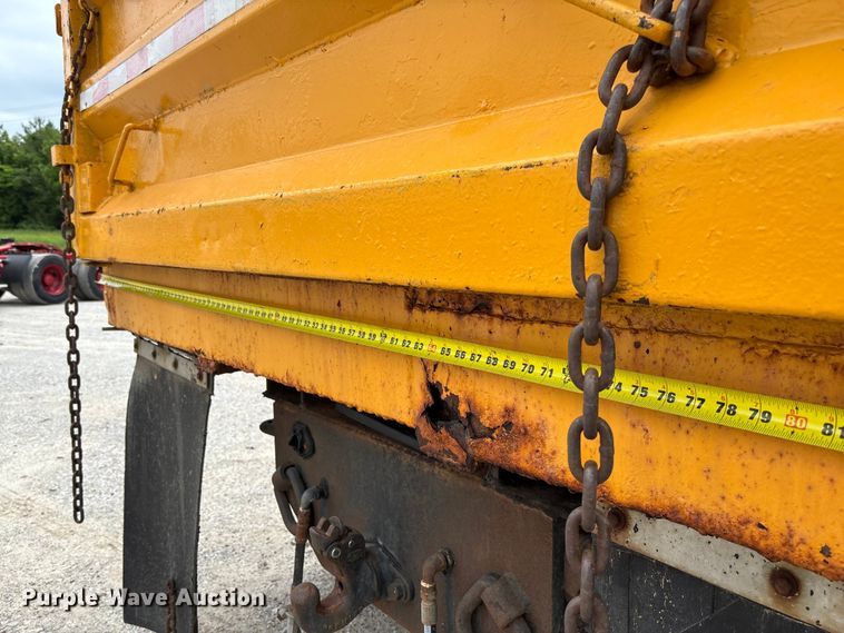 image for item FC5819 2005 International 7400 dump truck