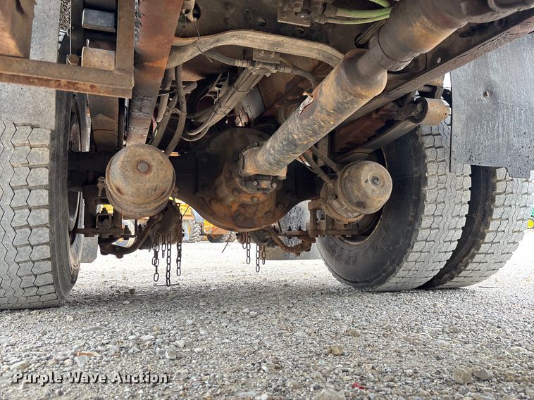 image for item FC5819 2005 International 7400 dump truck