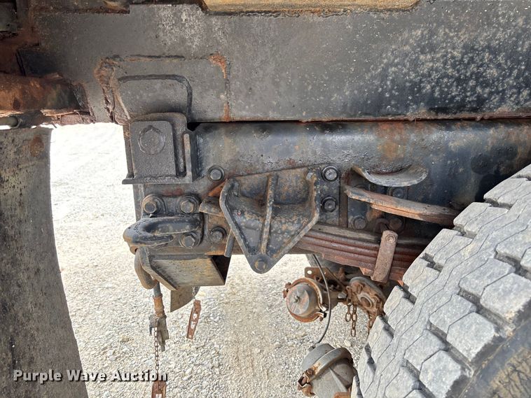 image for item FC5819 2005 International 7400 dump truck