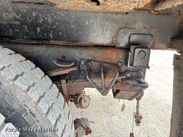image for item FC5819 2005 International 7400 dump truck