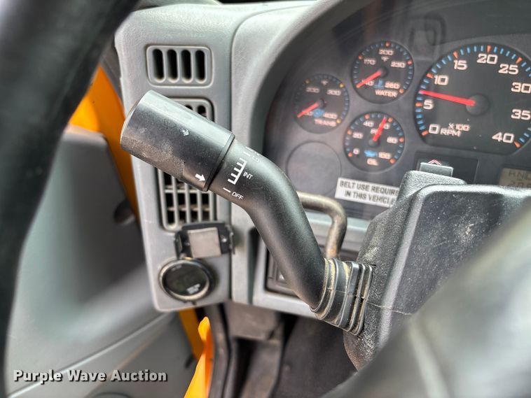 image for item FC5819 2005 International 7400 dump truck