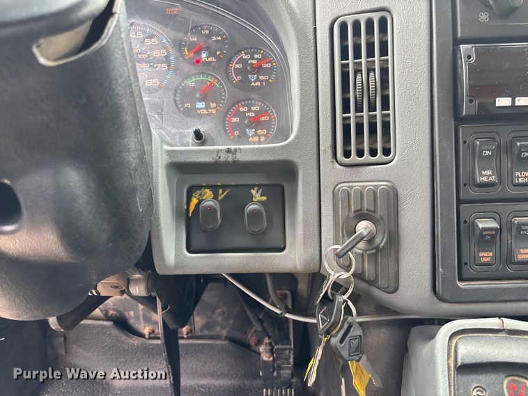 image for item FC5819 2005 International 7400 dump truck