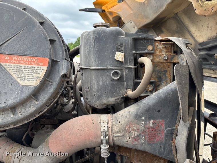 image for item FC5819 2005 International 7400 dump truck